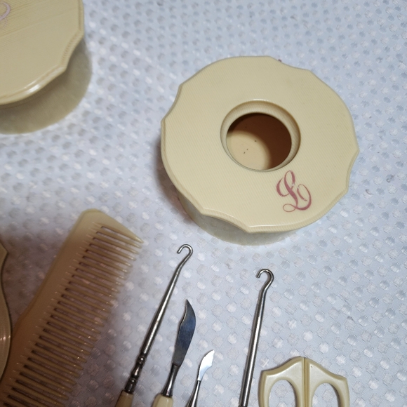 DU BARRY EUC IVORY PYRALIN VANITY SET 10 piece SET FOR DRESSER - Picture 3 of 7